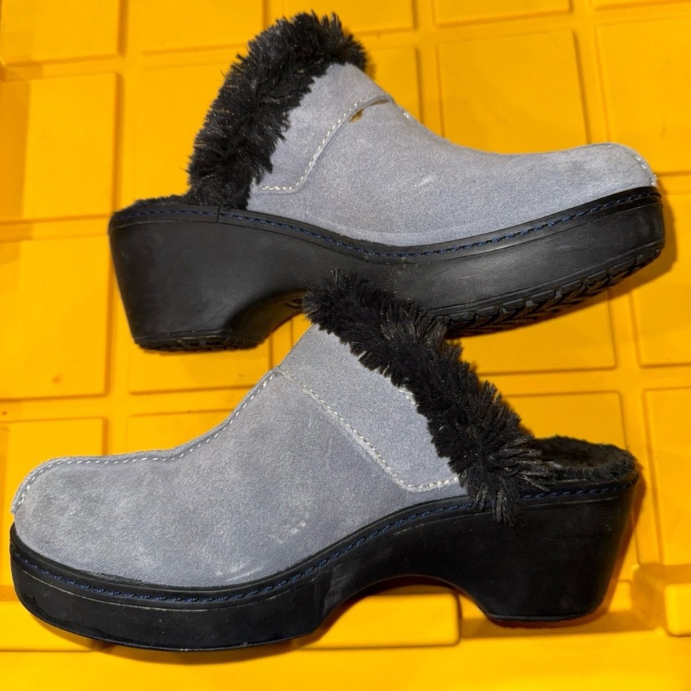 CROCS Women's Black and Gray Mules with Faux Fur - Picture 2 of 4